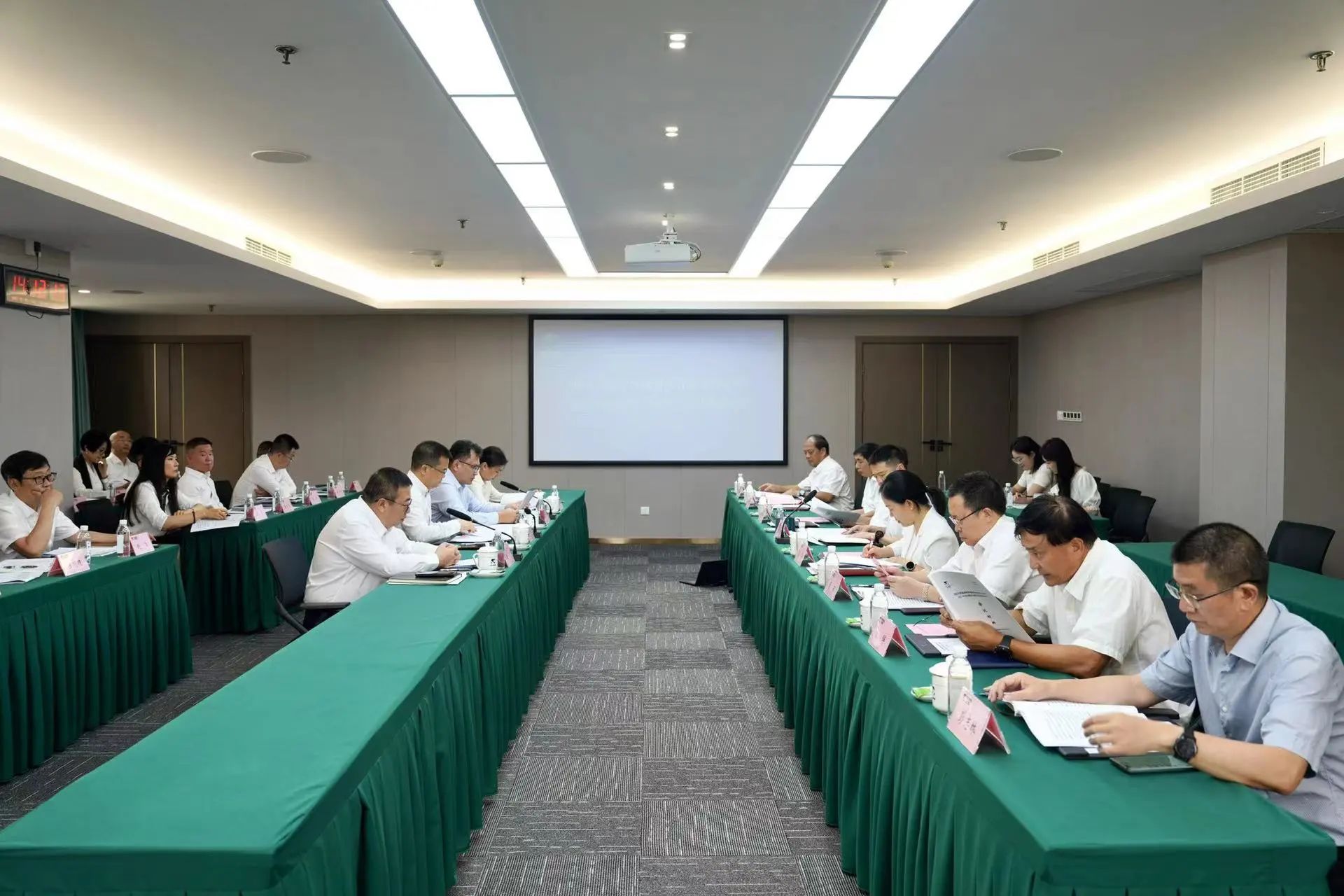 省尊龙凯时集团召开2023年度司理层向董事会述职陈诉会